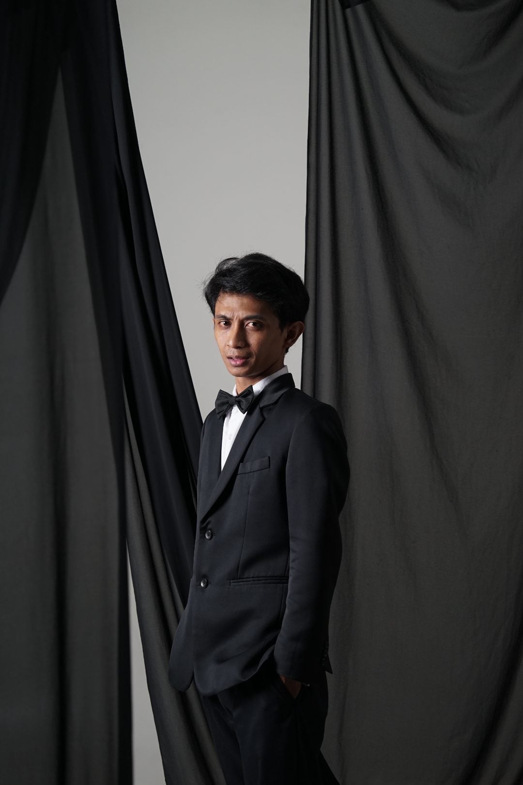 Aditya Arya Megananda berdiri penuh